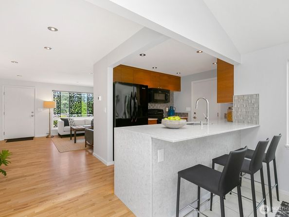 15153 SE Newport Way, Bellevue WA 98006