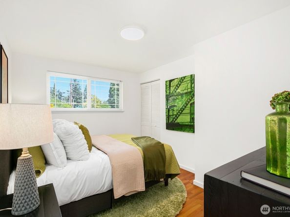 15153 SE Newport Way, Bellevue WA 98006