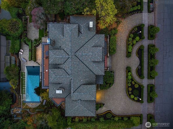 421 W Highland Drive, Seattle WA 98119
