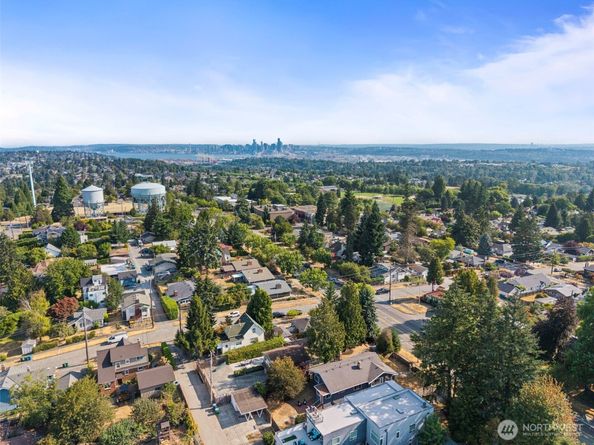7307 35th Avenue SW, Seattle WA 98126