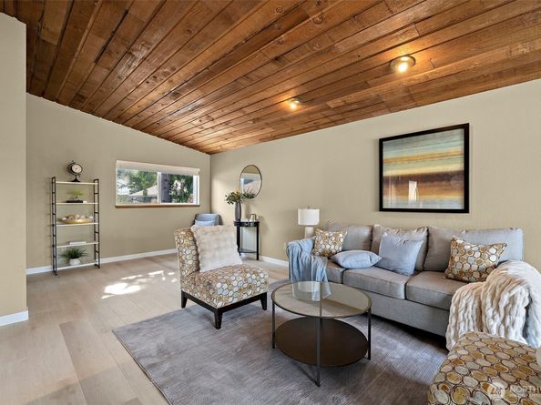 7307 35th Avenue SW, Seattle WA 98126