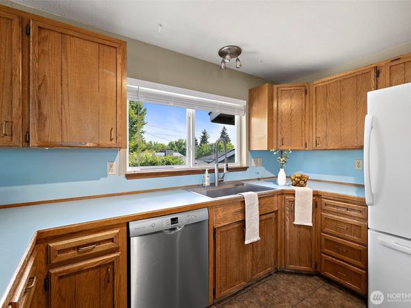 7307 35th Avenue SW, Seattle WA 98126