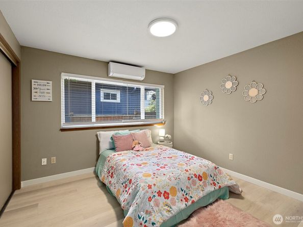 7307 35th Avenue SW, Seattle WA 98126
