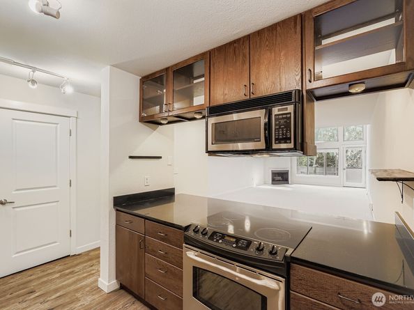 7307 Sand Pont Way NE 613, Seattle WA 98115