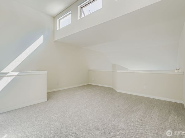 7307 Sand Pont Way NE 613, Seattle WA 98115