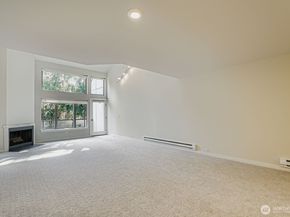7307 Sand Pont Way NE 613, Seattle WA 98115