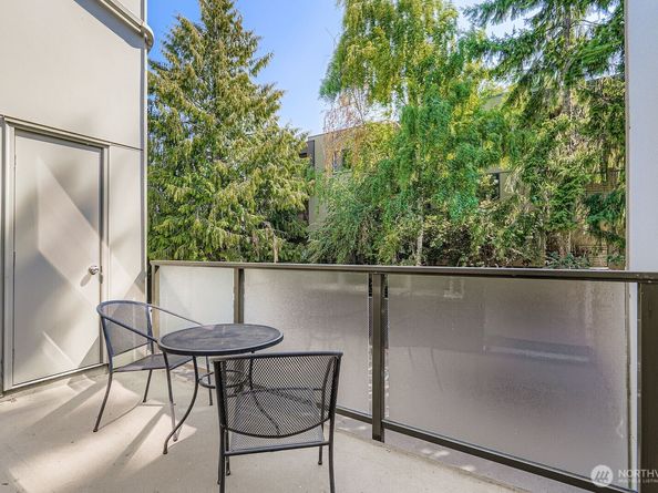 7307 Sand Pont Way NE 613, Seattle WA 98115