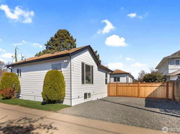 1624 Hoyt Avenue 1 & 2, Everett WA 98201