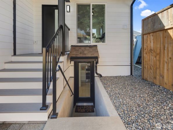 1624 Hoyt Avenue 1 & 2, Everett WA 98201
