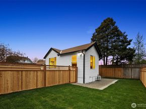 1624 Hoyt Avenue 1 & 2, Everett WA 98201