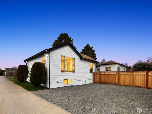 1624 Hoyt Avenue 1 & 2, Everett WA 98201