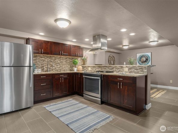 2820 S 152nd ST, SeaTac WA 98188