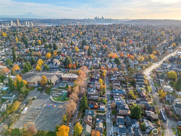 6543 Chapin Place N, Seattle WA 98103