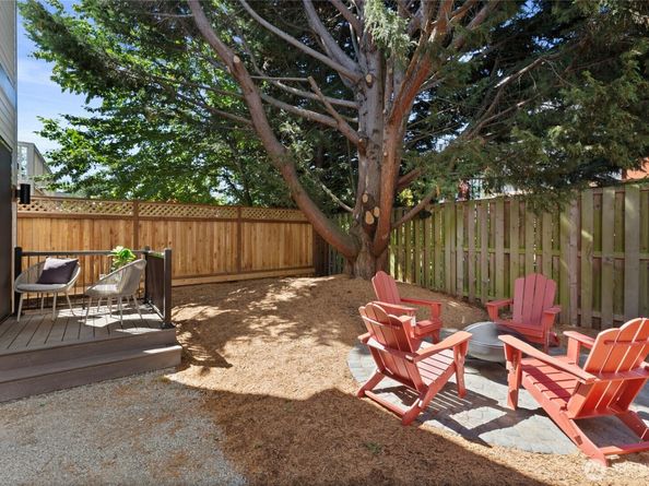 6543 Chapin Place N, Seattle WA 98103