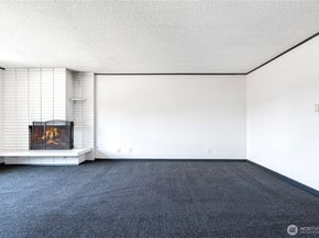 5915 Highway Place 404, Everett WA 98203