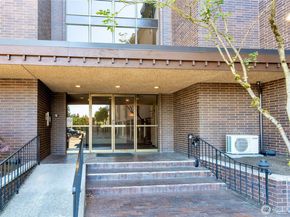5915 Highway Place 404, Everett WA 98203