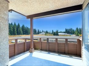 5915 Highway Place 404, Everett WA 98203