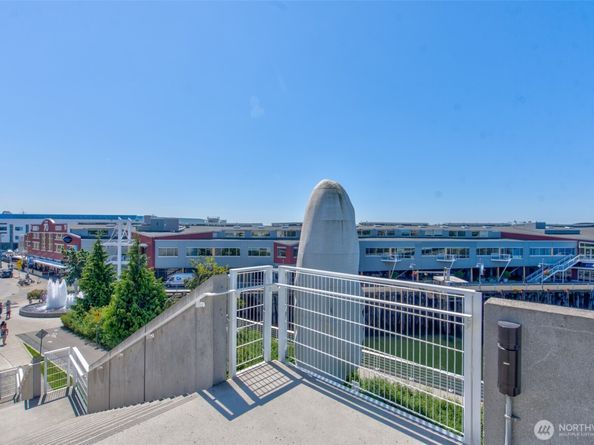 123 Queen Anne Avenue N 305, Seattle WA 98109