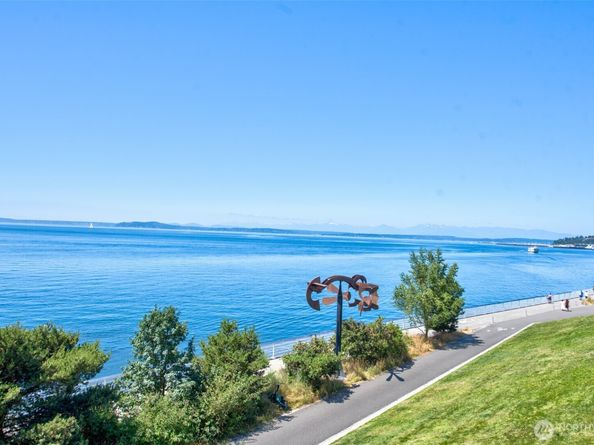 123 Queen Anne Avenue N 305, Seattle WA 98109