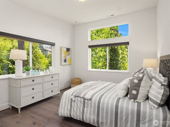 6829 SE 32nd Street, Mercer Island WA 98040