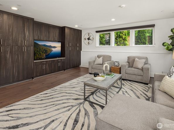 6829 SE 32nd Street, Mercer Island WA 98040
