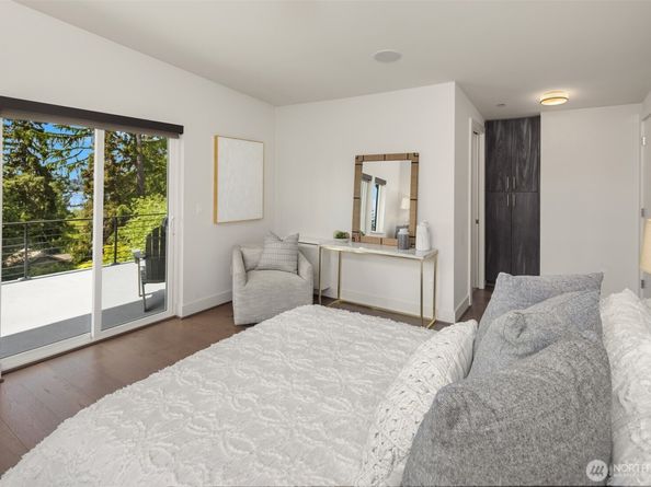 6829 SE 32nd Street, Mercer Island WA 98040