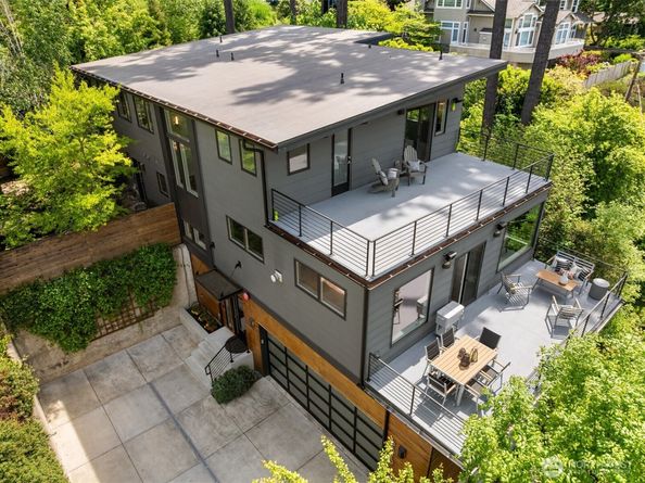 6829 SE 32nd Street, Mercer Island WA 98040