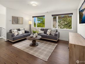 6829 SE 32nd Street, Mercer Island WA 98040