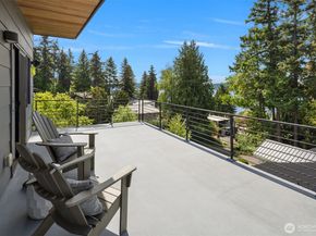 6829 SE 32nd Street, Mercer Island WA 98040