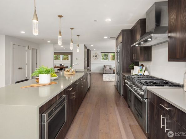 6829 SE 32nd Street, Mercer Island WA 98040