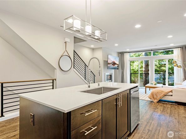 13905 NE 15th Court, Bellevue WA 98005