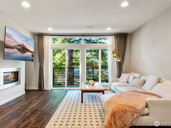 13905 NE 15th Court, Bellevue WA 98005