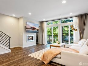 13905 NE 15th Court, Bellevue WA 98005