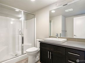 13905 NE 15th Court, Bellevue WA 98005