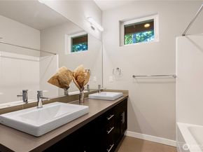 13905 NE 15th Court, Bellevue WA 98005
