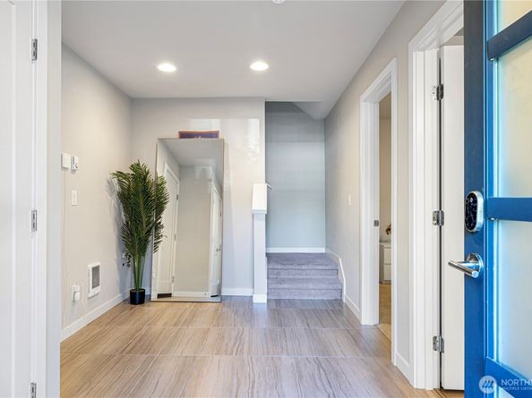 13905 NE 15th Court, Bellevue WA 98005