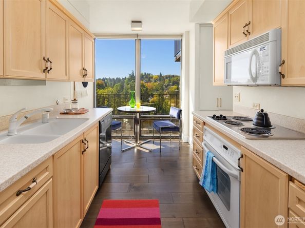 1620 43rd Avenue E 8C, Seattle WA 98112