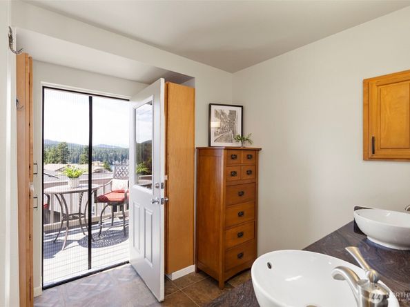 7017 Osprey Circle, Bremerton WA 98312