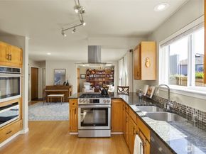 7017 Osprey Circle, Bremerton WA 98312