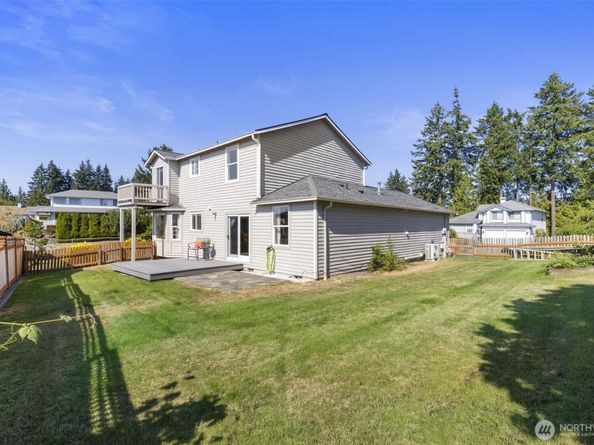 7017 Osprey Circle, Bremerton WA 98312