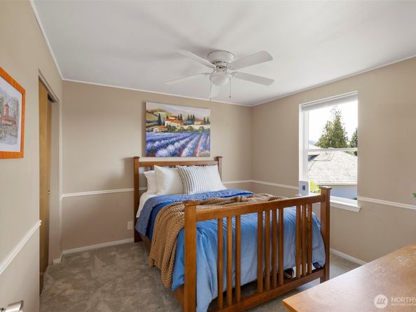 7017 Osprey Circle, Bremerton WA 98312