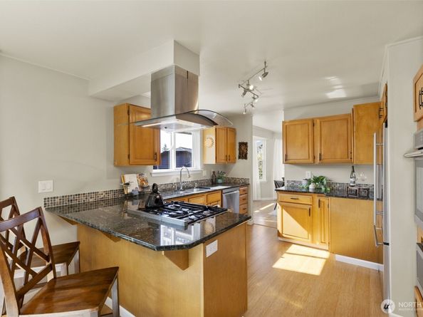 7017 Osprey Circle, Bremerton WA 98312