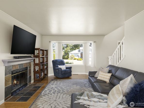 7017 Osprey Circle, Bremerton WA 98312