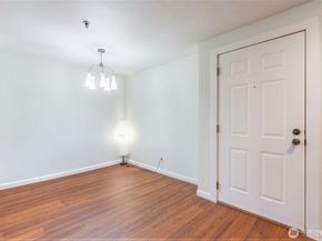 975 Aberdeen Avenue NE F207, Renton WA 98056