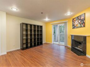 975 Aberdeen Avenue NE F207, Renton WA 98056