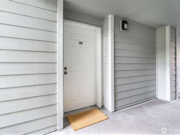 975 Aberdeen Avenue NE F207, Renton WA 98056