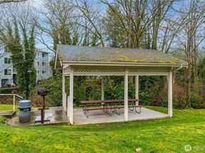 975 Aberdeen Avenue NE F207, Renton WA 98056