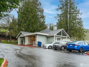 975 Aberdeen Avenue NE F207, Renton WA 98056