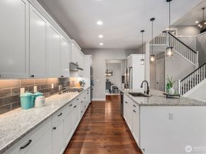 5492 Skyfall Place NW, Bremerton WA 98312