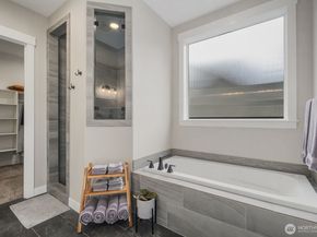 5492 Skyfall Place NW, Bremerton WA 98312